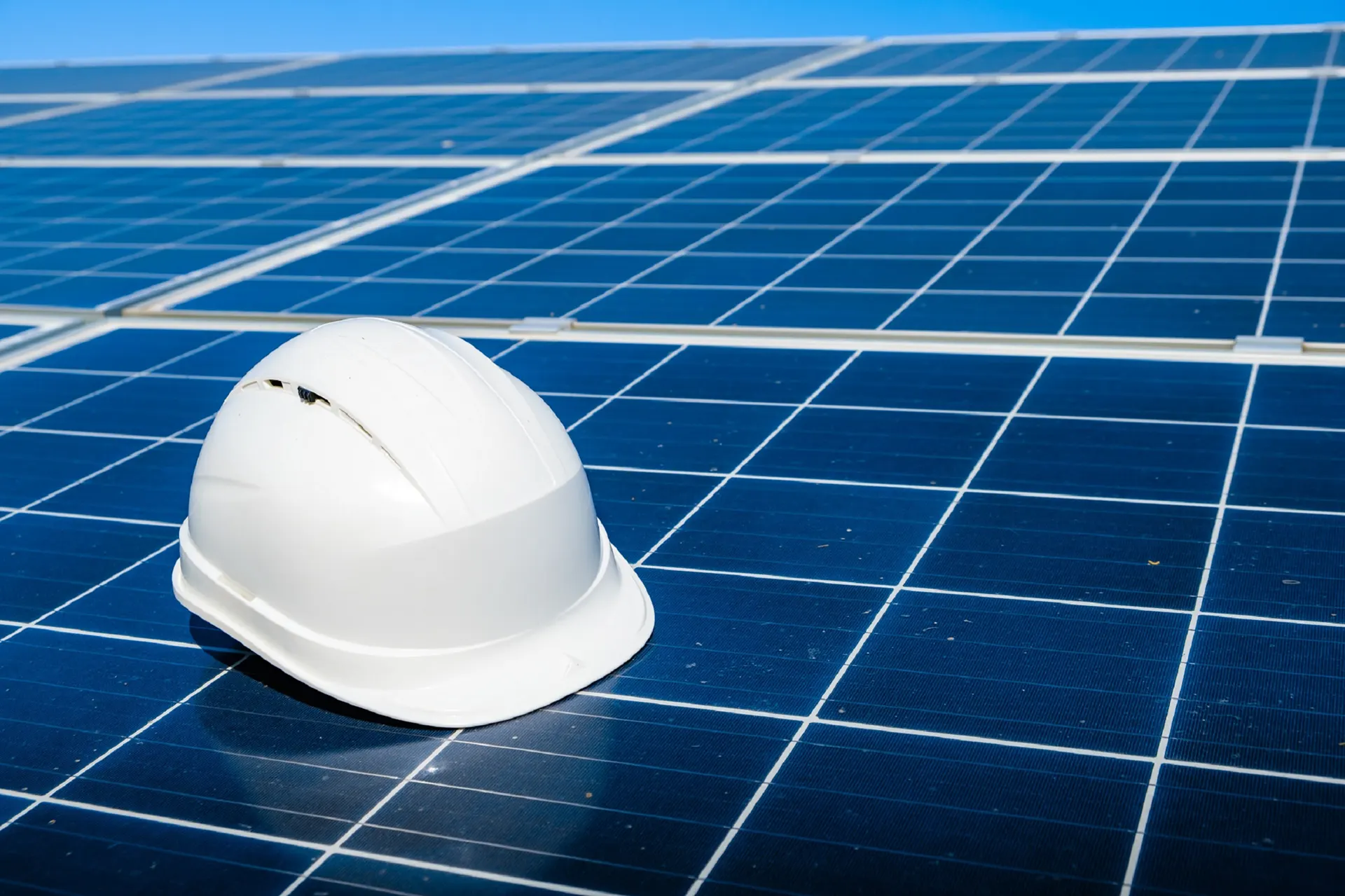 The Solar Advantage: Improving Energy Efficiency in Industrial Construction