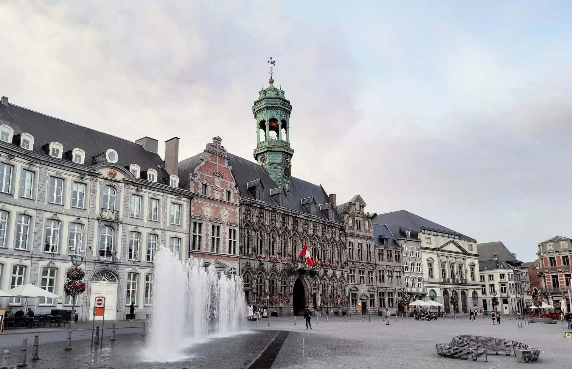 Installing solar panels in Mons - EmaxSolar